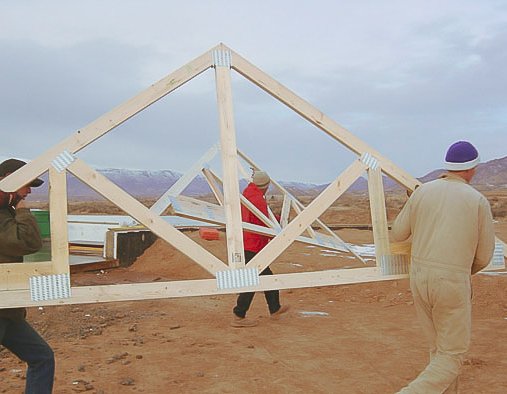06 unload roof truss lr.jpg